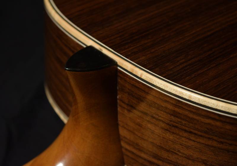 This is a dry, bolt on neck joint (no glue)